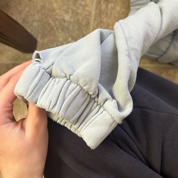 Brandy Melville blue sweatpants - Picture 3 of 8